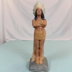 A1-7 VINTAGE NATIVE AMERICAN INDIAN CHIEF PAINTED CERAMIC FIGURE